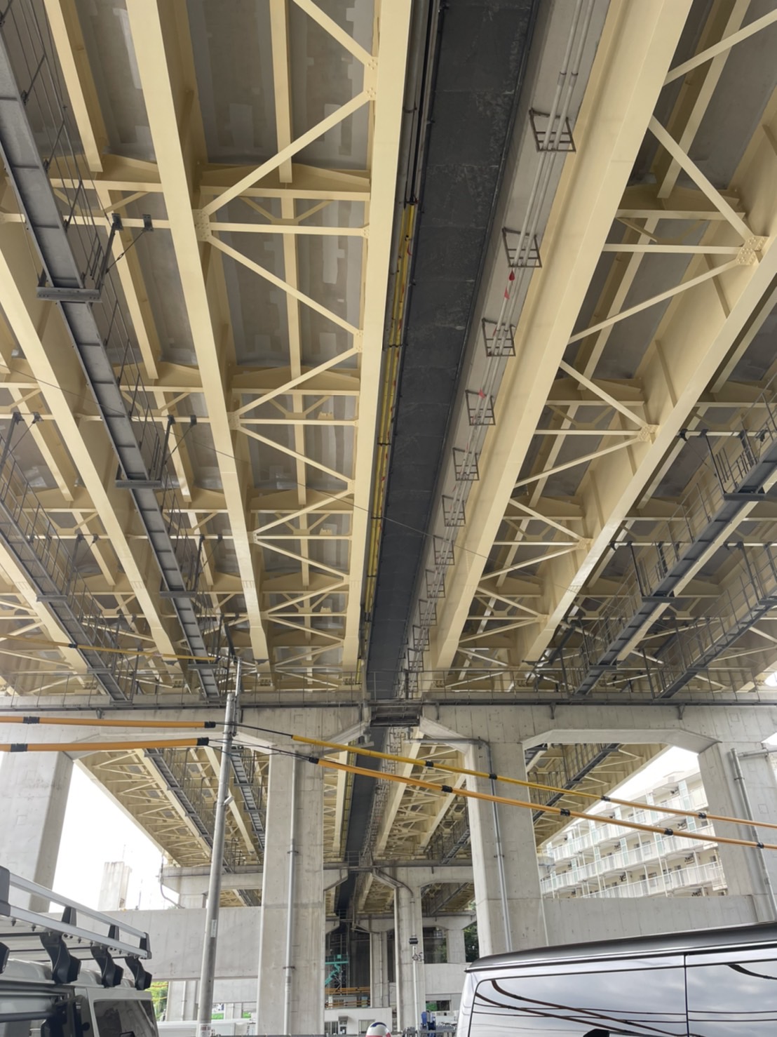 【施工実績24】NEXCO中日本発注の東前田高架橋 塗替塗装工事